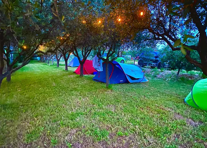 Luxe tent O.k. Corral *