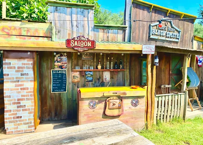 Glamping O.k. Corral *